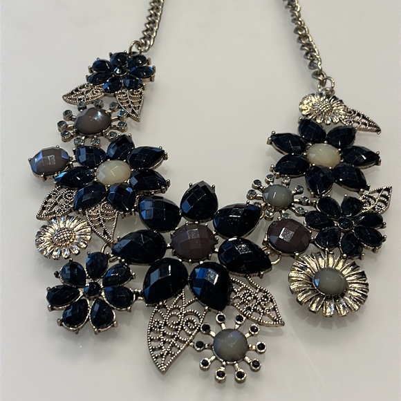 H&M statement necklaces. All 10inches. Never worn - Picture 4 of 4